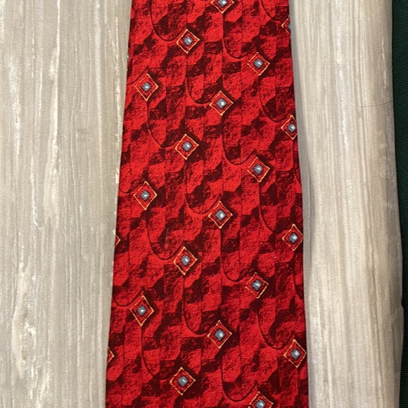 Set of 2 Men’s Ties, red print and hunter green - Picture 2 of 5